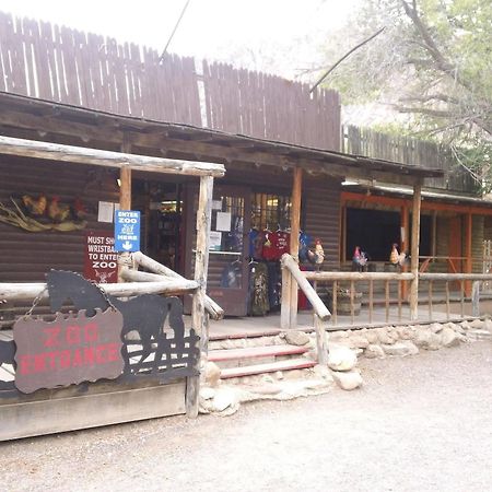 Bonnie Springs Ranch Motel Blue Diamond エクステリア 写真