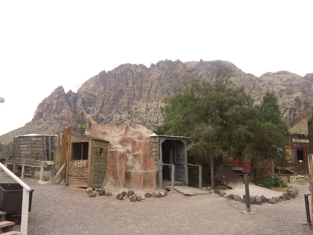 Bonnie Springs Ranch Motel Blue Diamond エクステリア 写真