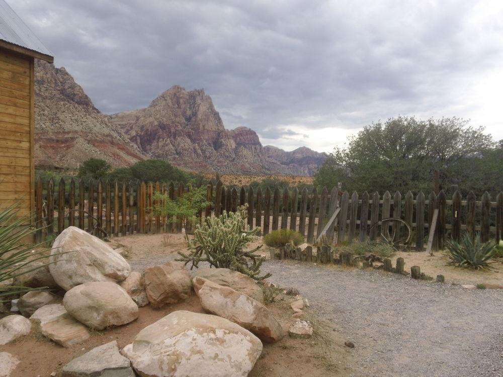 Bonnie Springs Ranch Motel Blue Diamond エクステリア 写真