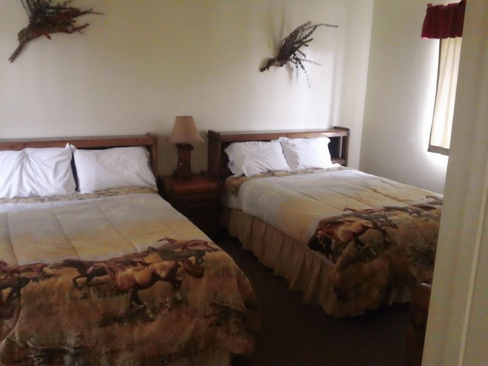 Bonnie Springs Ranch Motel Blue Diamond エクステリア 写真