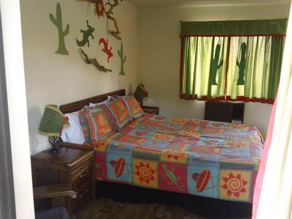 Bonnie Springs Ranch Motel Blue Diamond エクステリア 写真