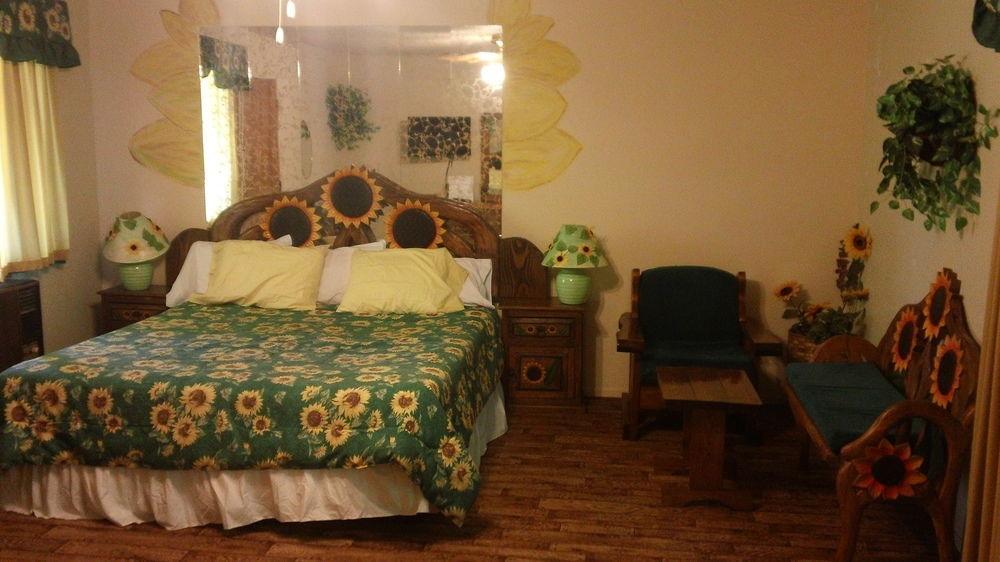 Bonnie Springs Ranch Motel Blue Diamond エクステリア 写真