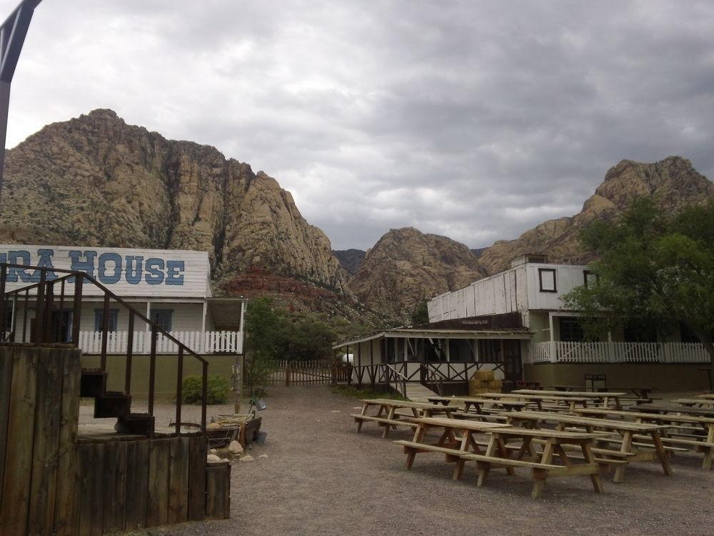 Bonnie Springs Ranch Motel Blue Diamond エクステリア 写真