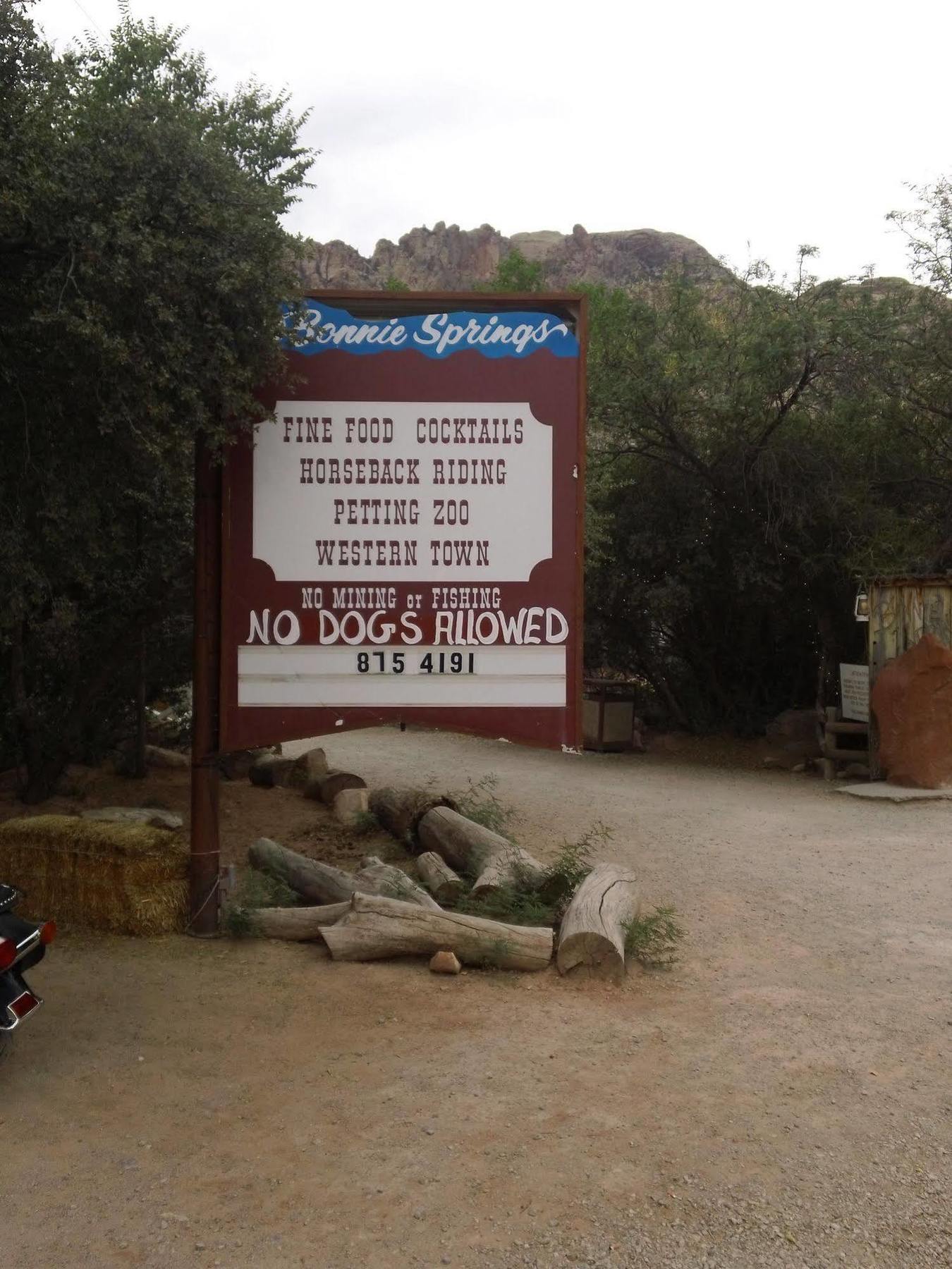 Bonnie Springs Ranch Motel Blue Diamond エクステリア 写真