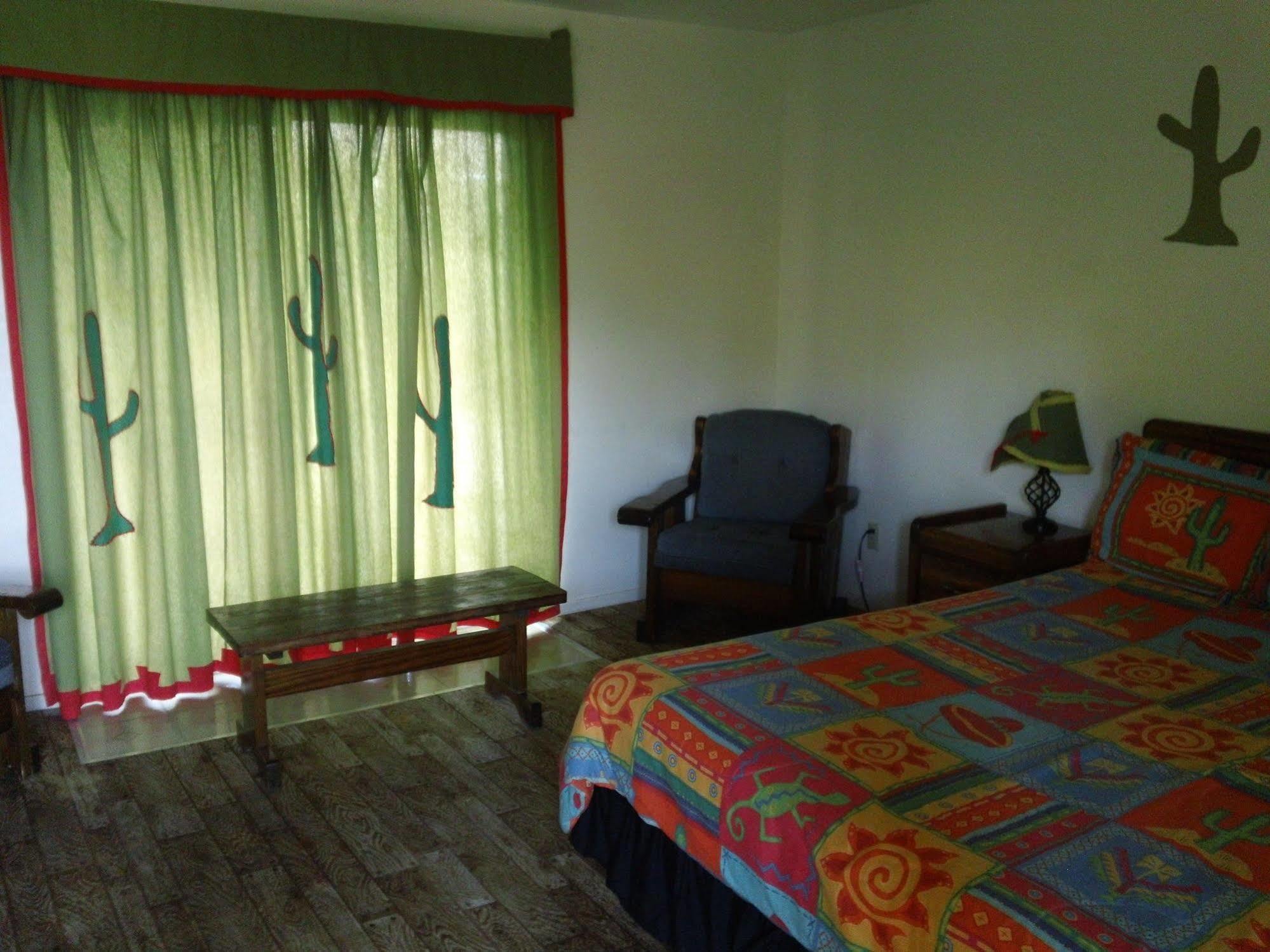 Bonnie Springs Ranch Motel Blue Diamond エクステリア 写真